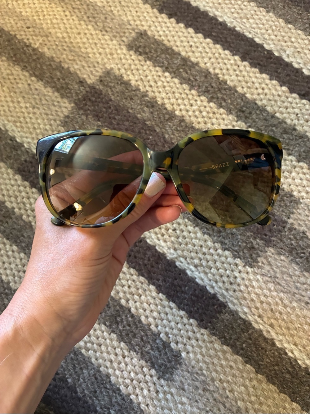 VonZipper Spazz Sunglasses Tortoise Shell Brown Gradient Lens Rare Cat Eye